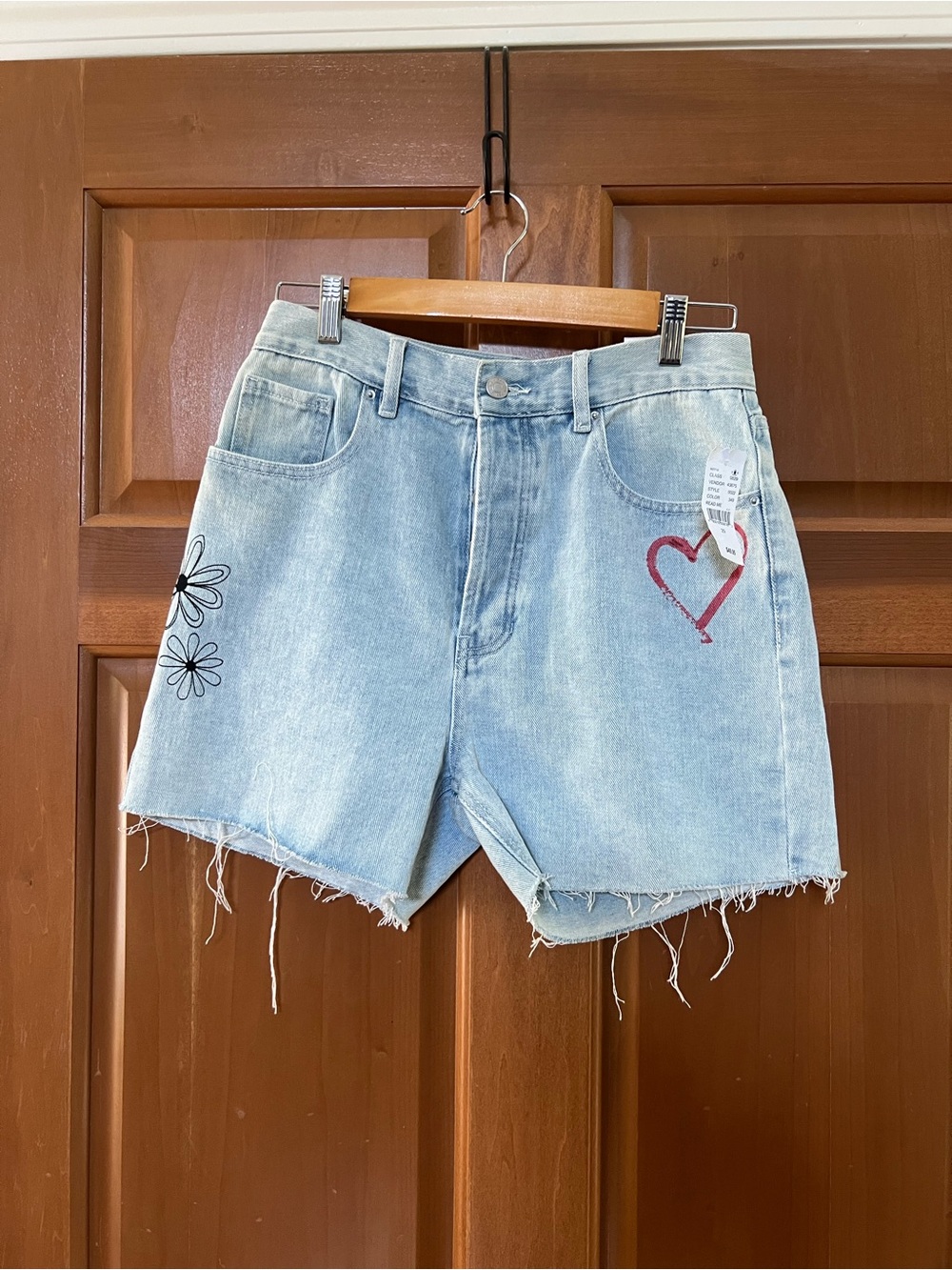 NWT light wash high wasted festive  denim shorts